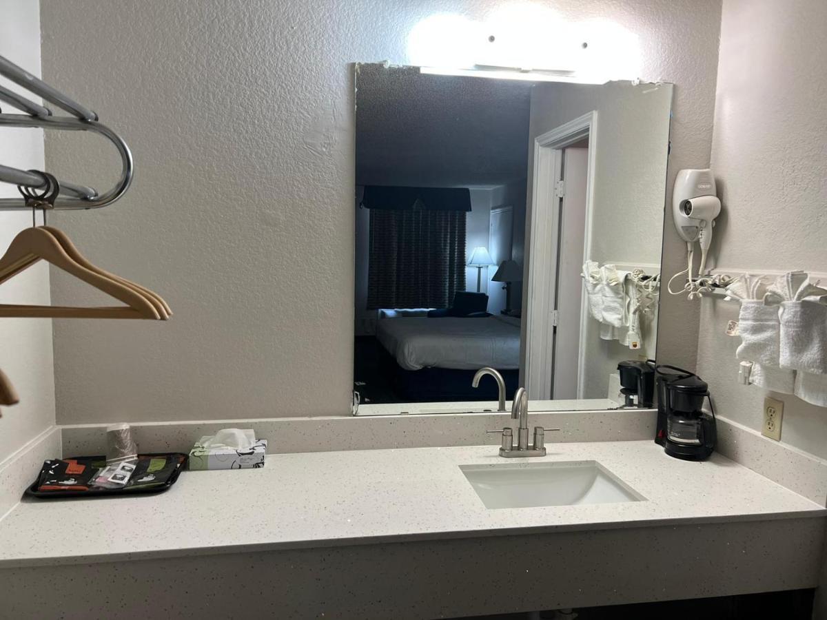 Salt Creek Lodge Graham Экстерьер фото