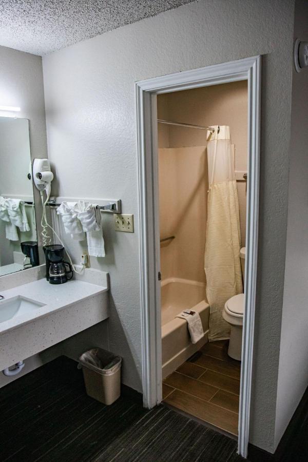 Salt Creek Lodge Graham Экстерьер фото