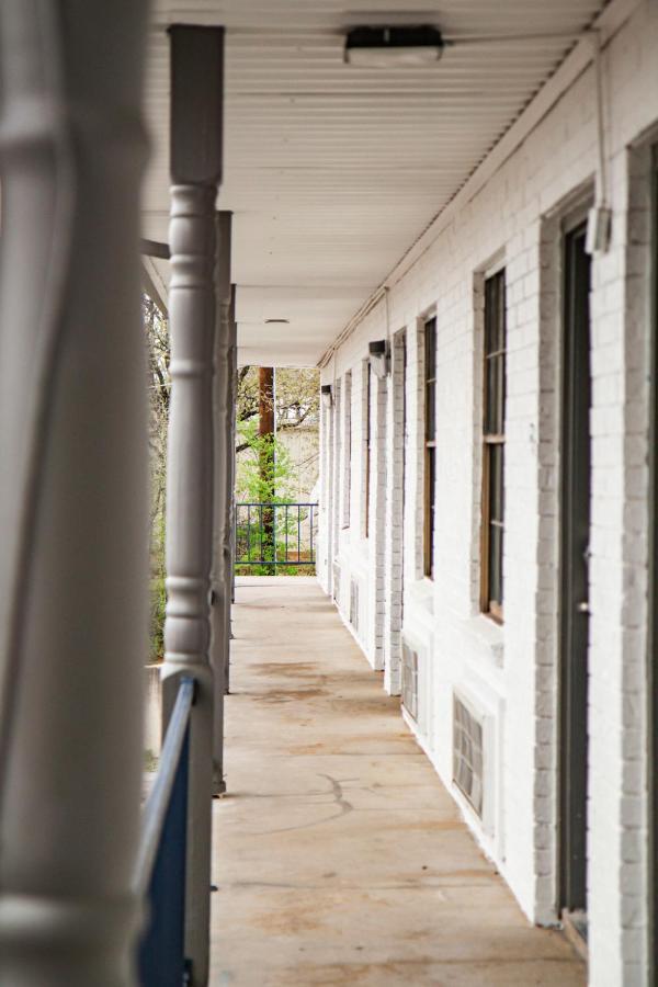 Salt Creek Lodge Graham Экстерьер фото